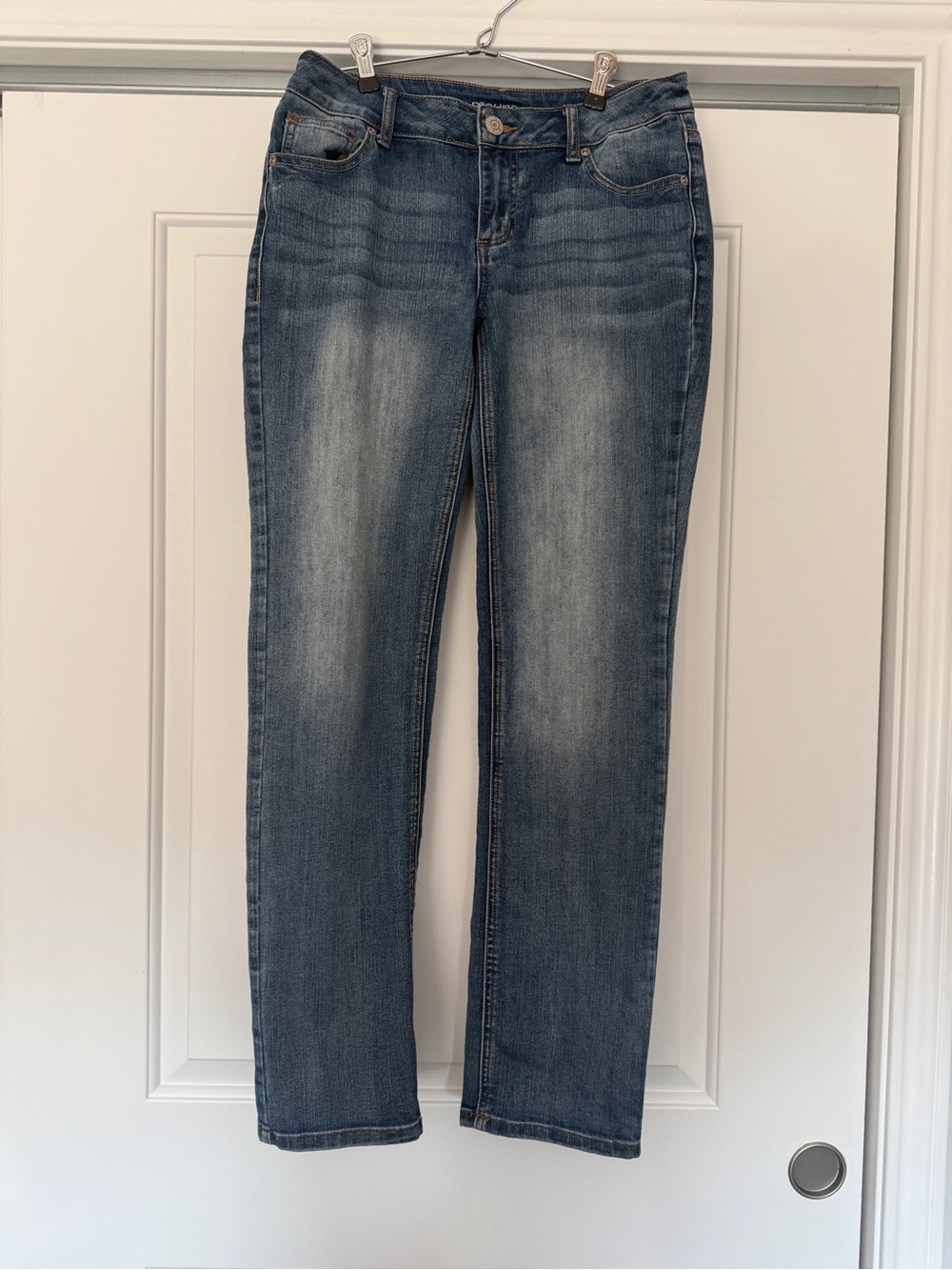 Maurices Classic Mid-Rise Womens Jeans in Faded Blue -EUC